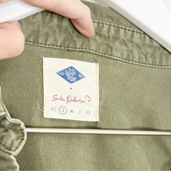 Sadie Robertson Lace Up Blouse (size small) - Picture 4 of 7